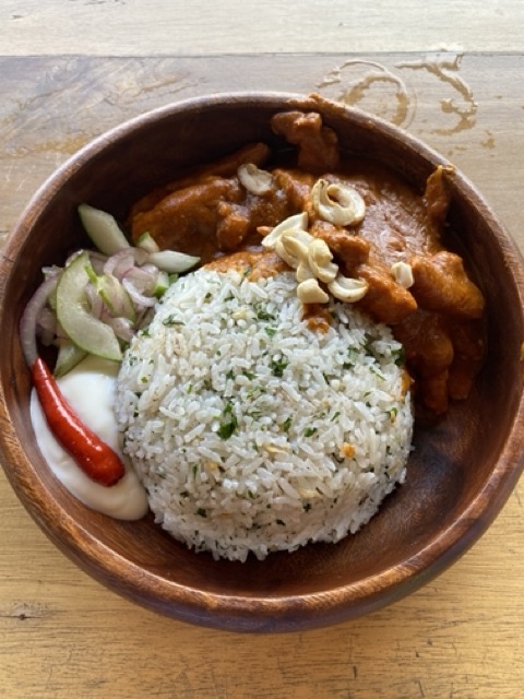 Garlic Rice with Chicken Masala Curry